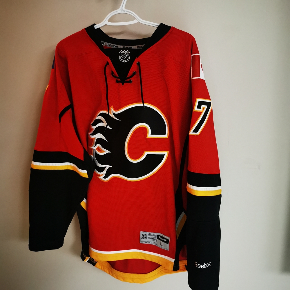 Autographed TJ Brodie Reebok Calgary Flames Red and Black Hockey Jersey - Large